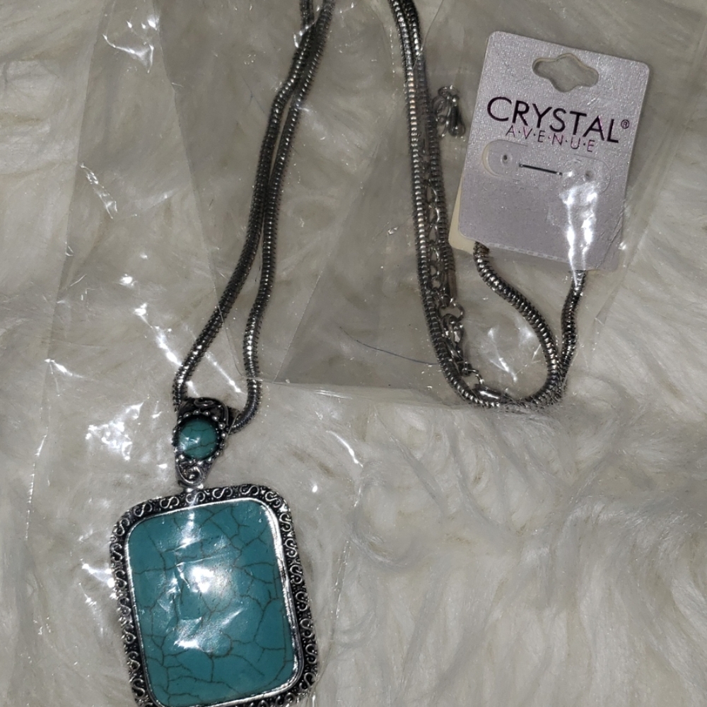 Jewelry - Picture 3 of 4